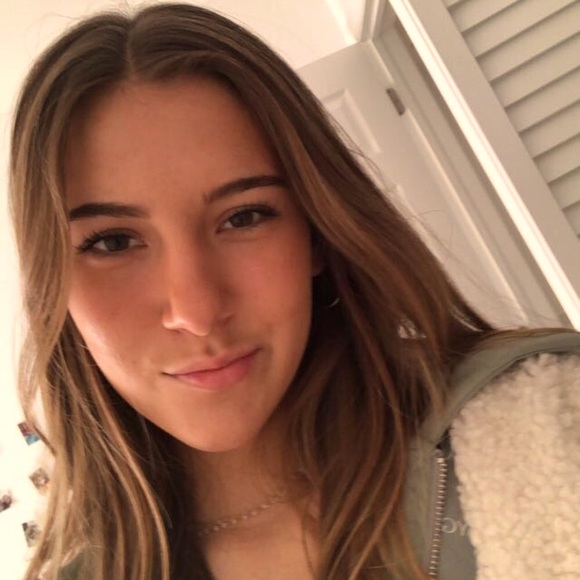 Meet your posher! - Picture 2 of 3